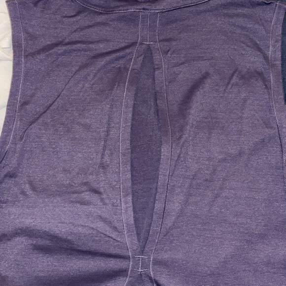 BRAND NEW WITH TAG lululemon twist and reach mock neck tank - Picture 9 of 13